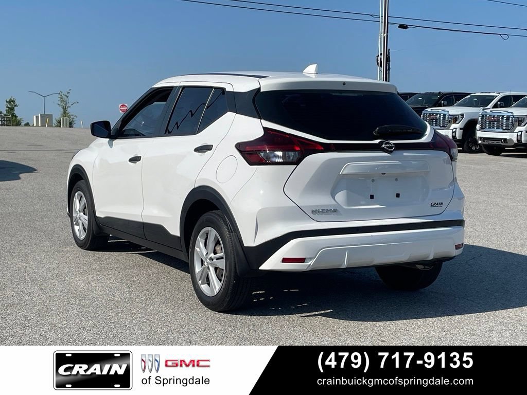 Used 2023 Nissan Kicks S FWD image 5