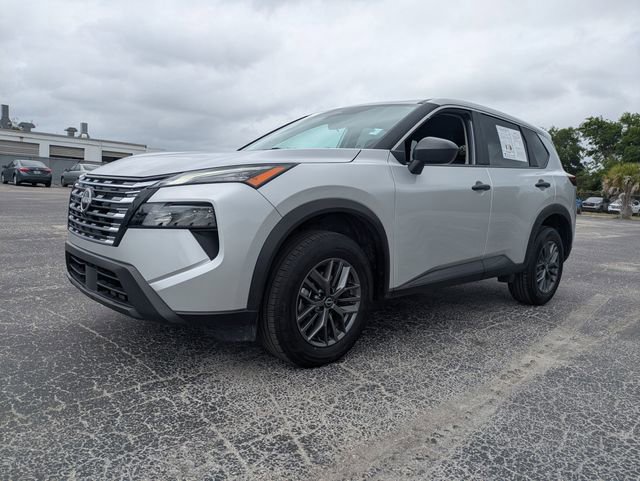 Used 2024 Nissan Rogue S image 8