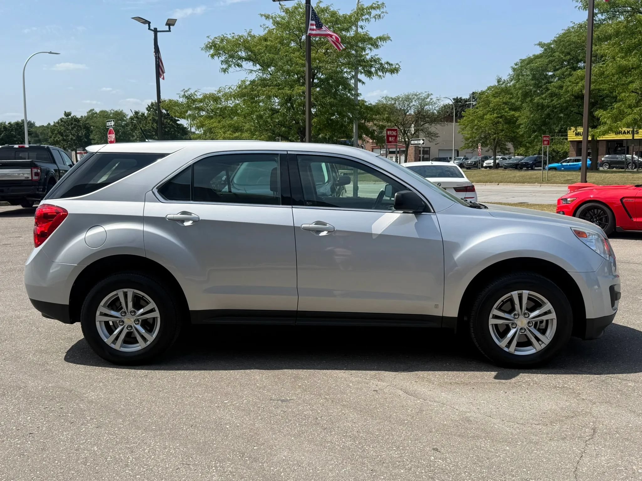 Used 2010 Chevrolet Equinox LS FWD image 4
