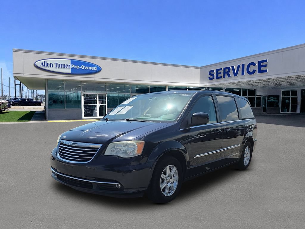 Used 2011 Chrysler Town & Country Touring FWD image 4