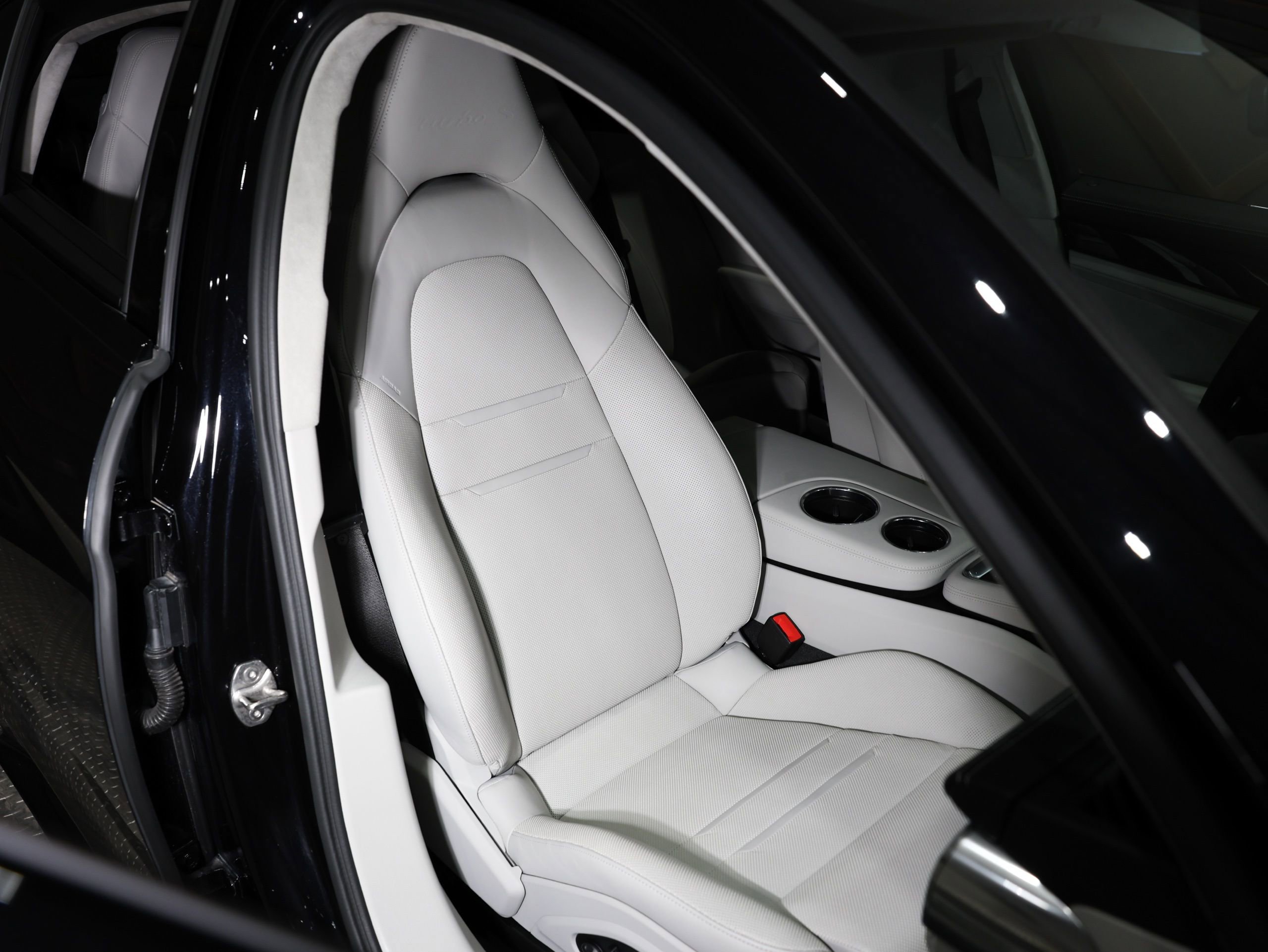 Used 2023 Porsche Panamera Turbo S image 61