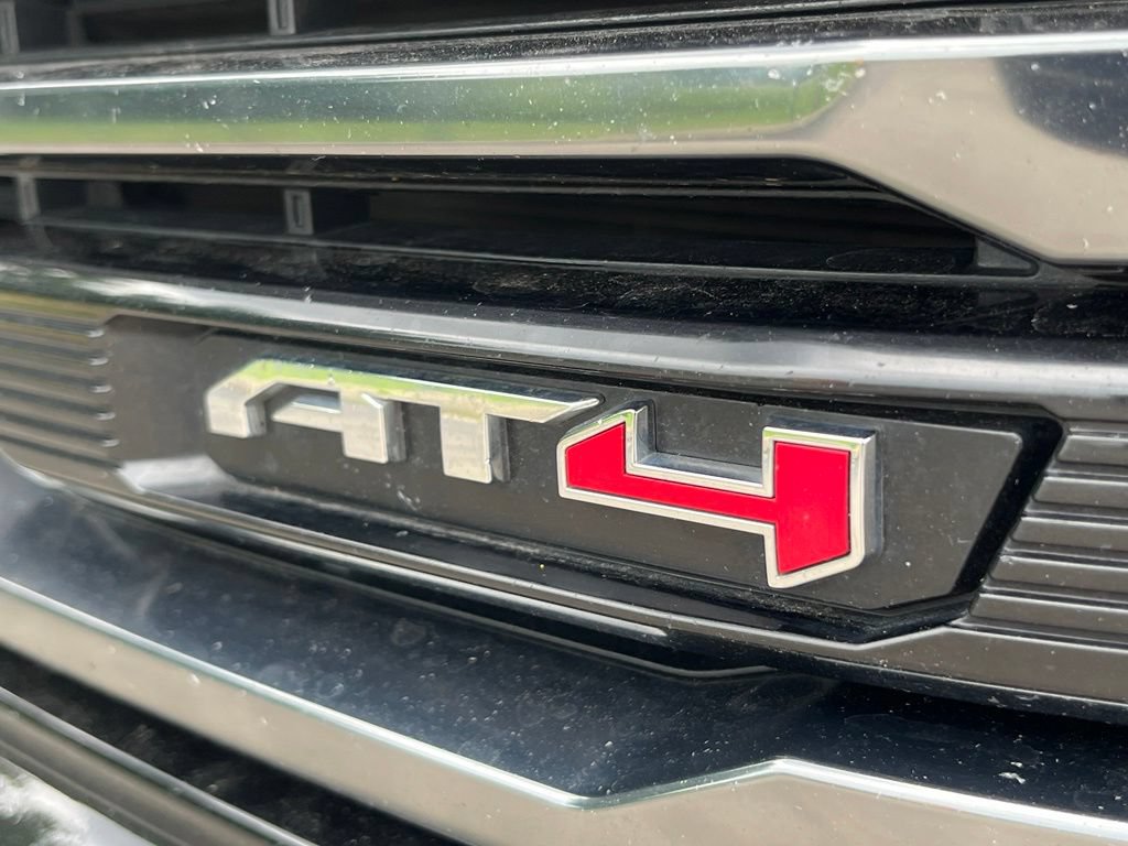 Used 2024 GMC Sierra 1500 AT4 w/ Technology Package AWD/4WD image 3