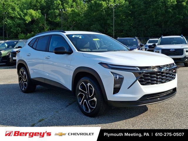 Certified 2024 Chevrolet Trax RS w/ Driver Confidence Package FWD video 2