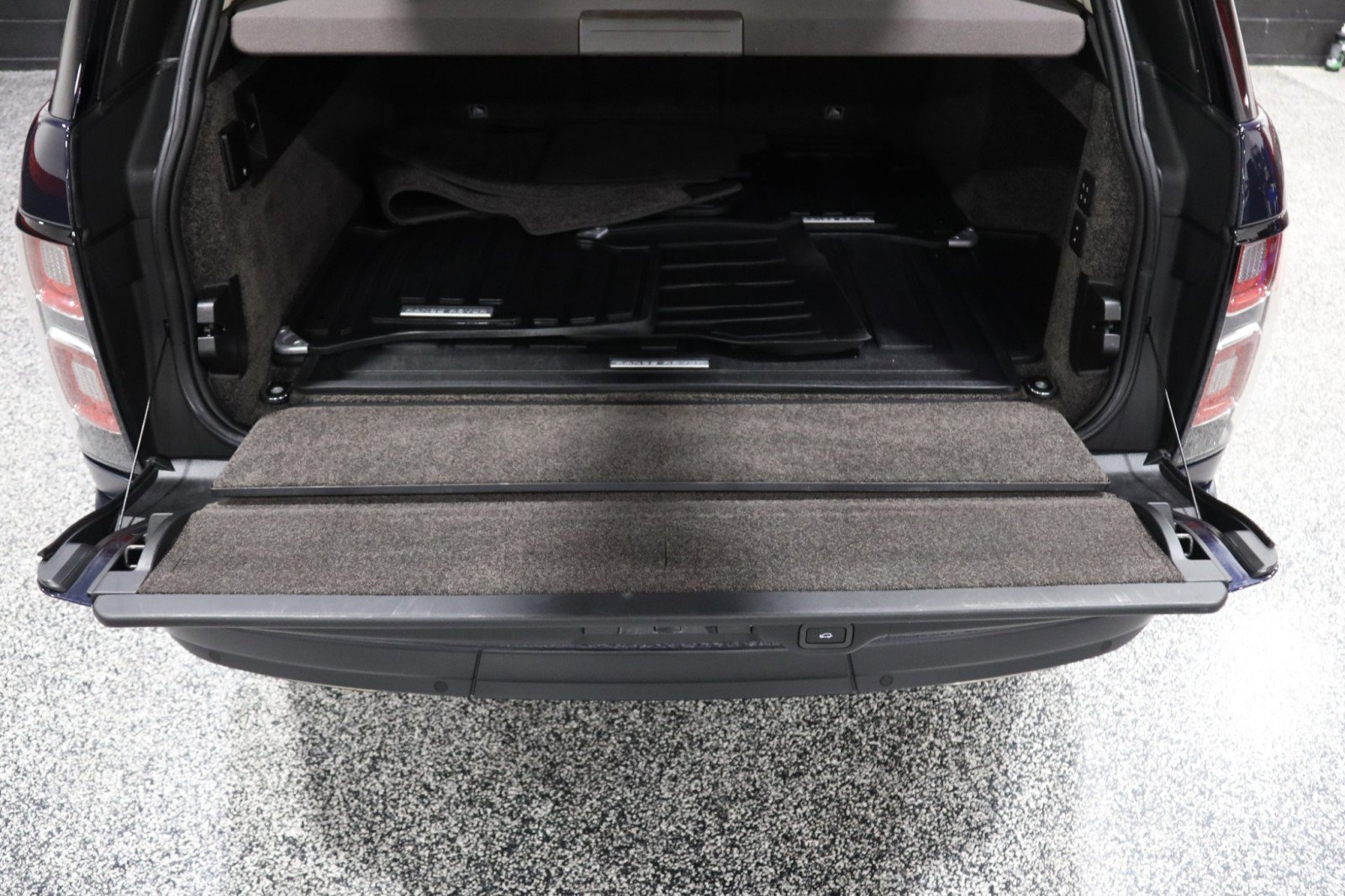 Used 2019 Land Rover Range Rover HSE image 30