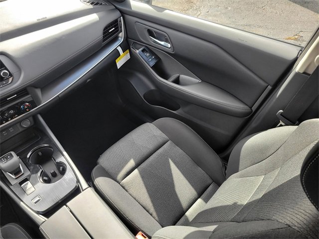 Used 2026 Nissan Rogue SV image 13