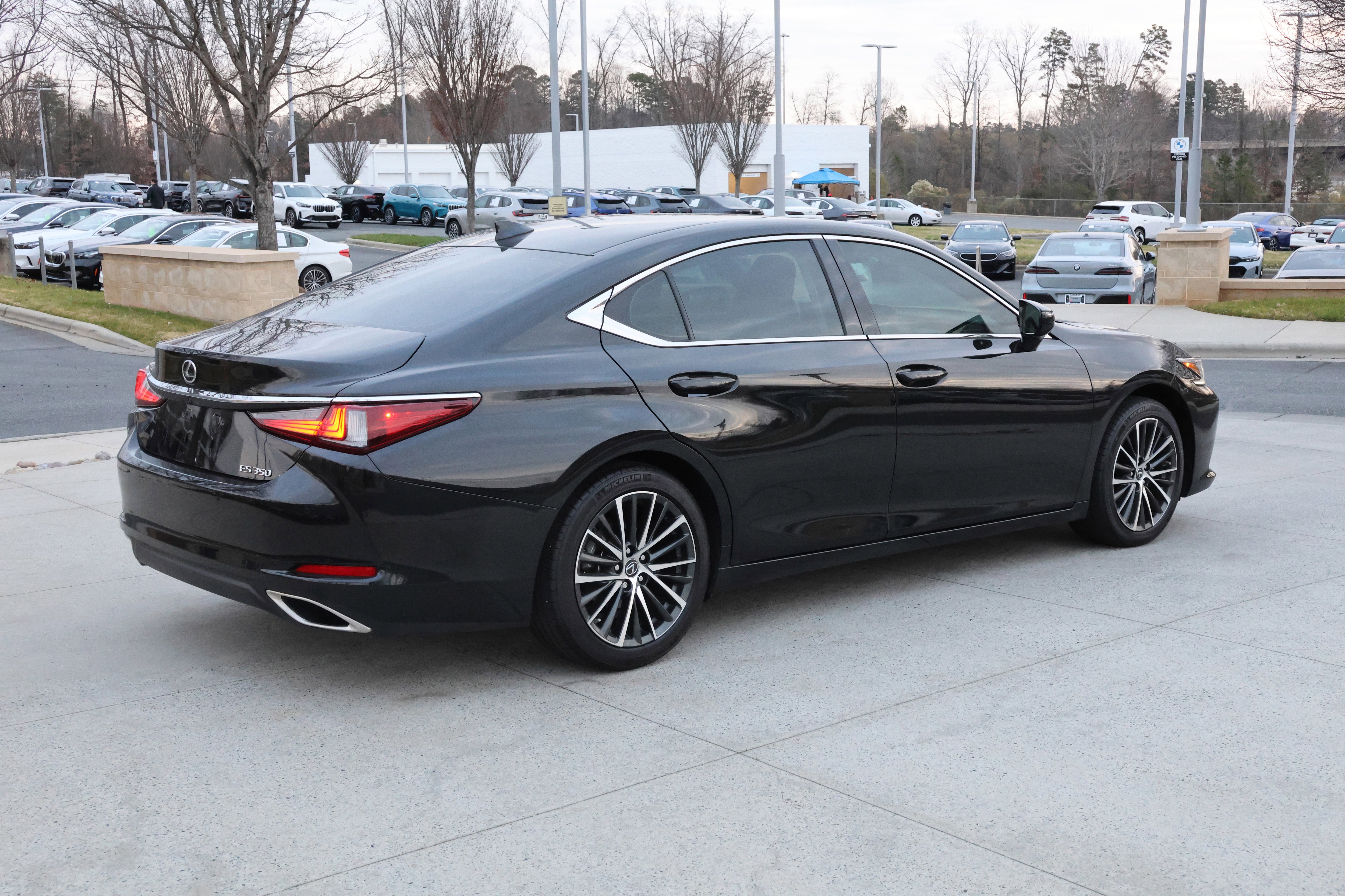 Used 2024 Lexus ES 350 350 w/ Premium Package image 9