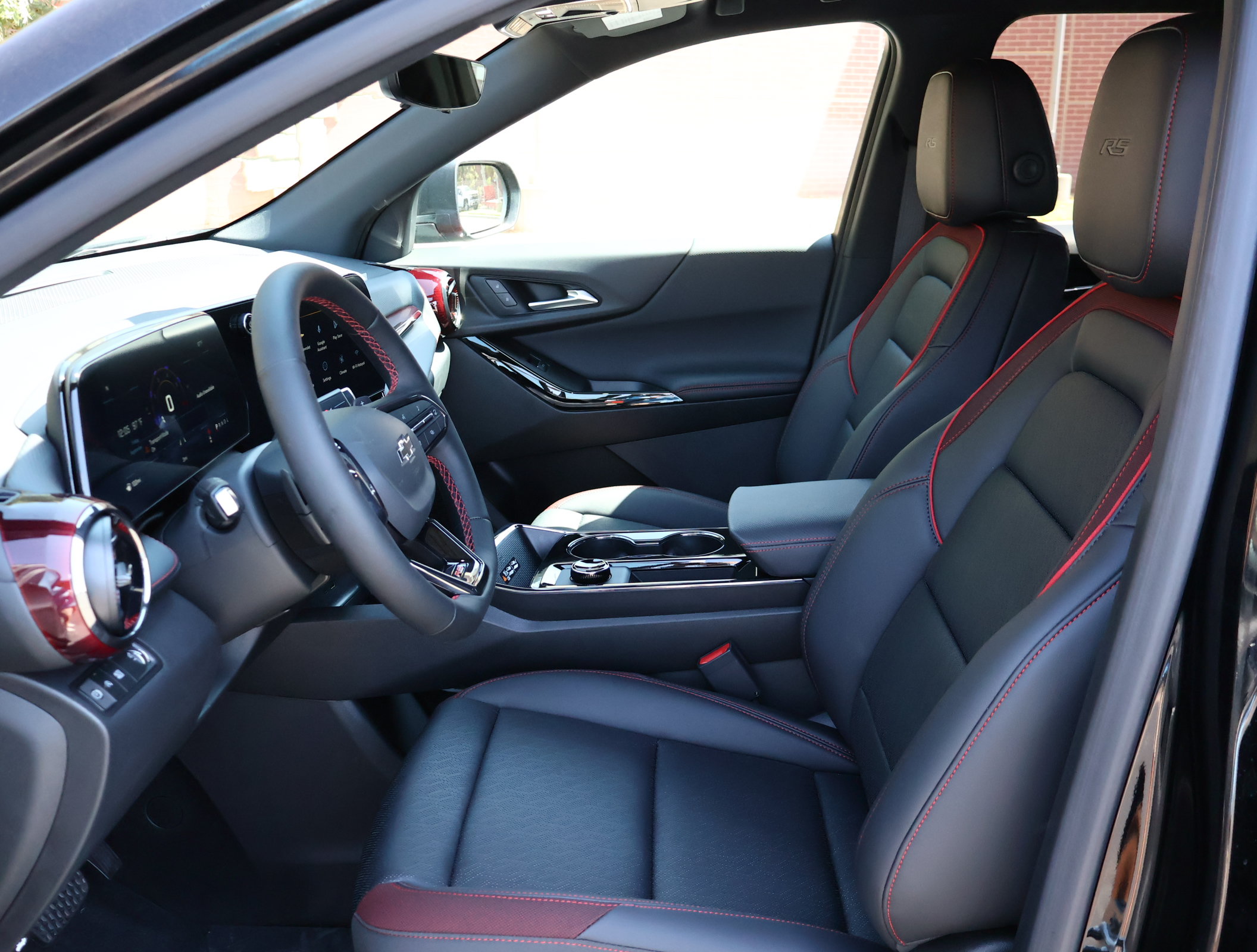 New 2027 Chevrolet Equinox RS w/ Safety and Technology Package FWD image 11