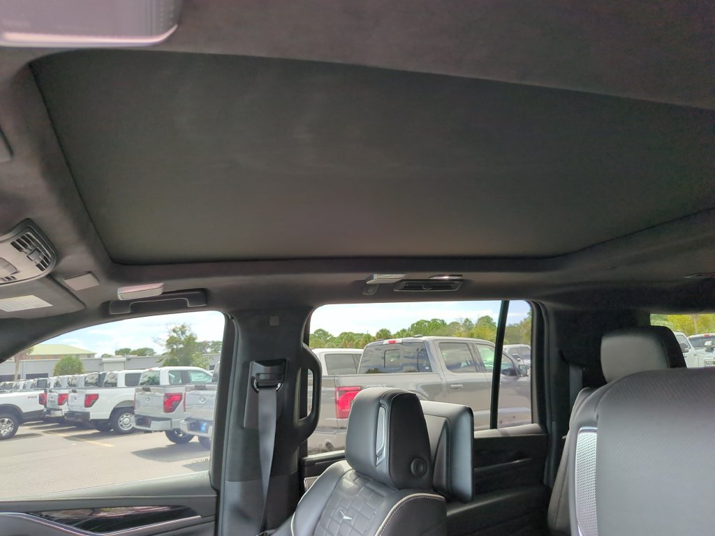 Used 2024 Cadillac Escalade ESV V AWD/4WD image 26