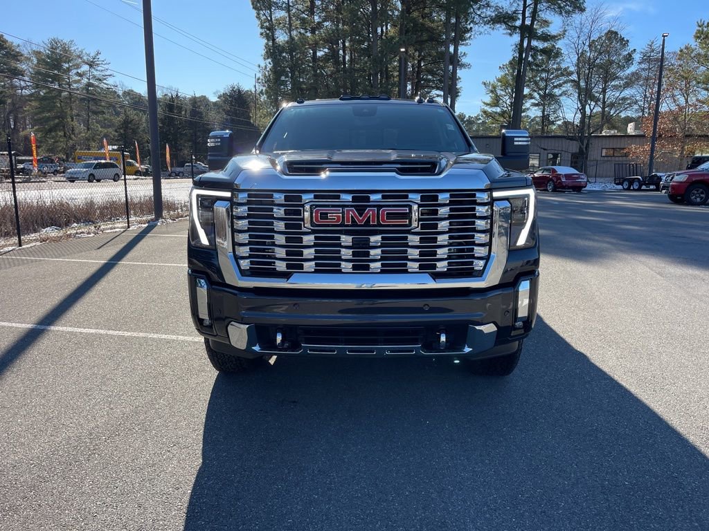 Used 2025 GMC Sierra 3500 Denali w/ Denali Reserve Package image 3