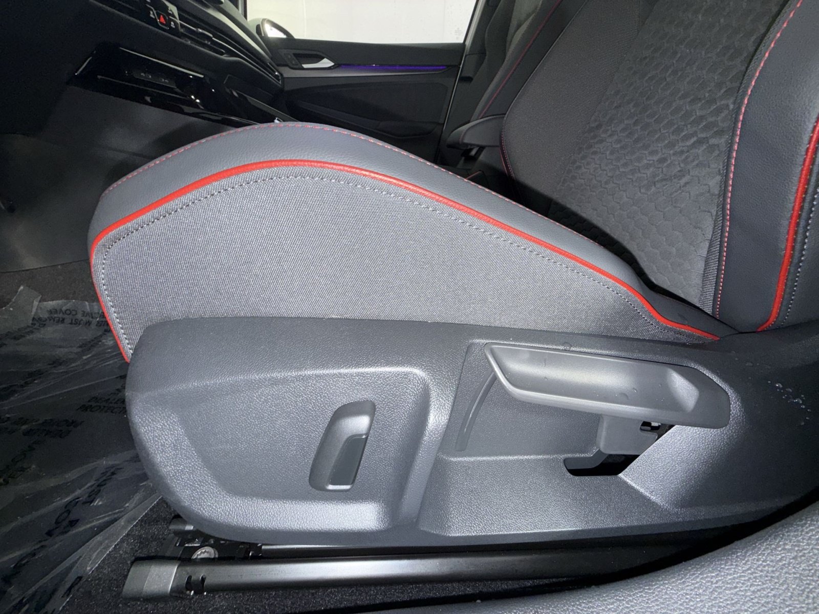 Used 2025 Volkswagen GTI SE FWD image 14