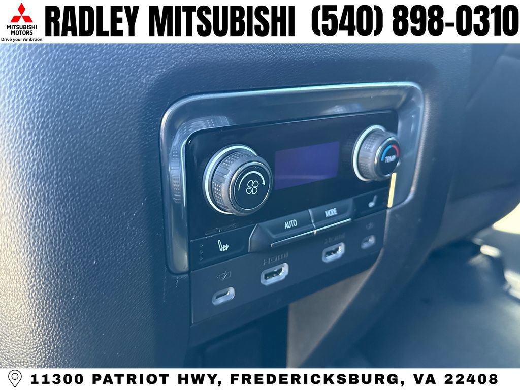 Used 2022 Chevrolet Suburban RST w/ Luxury Package image 13