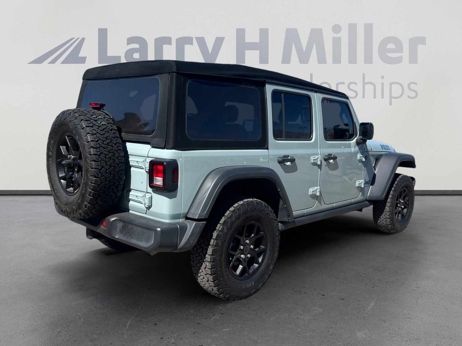 Used 2024 Jeep Wrangler Willys image 5