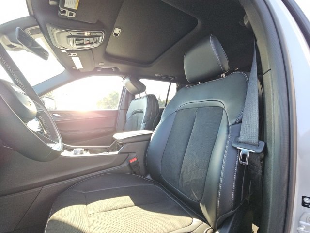 New 2025 Jeep Grand Cherokee Altitude image 30