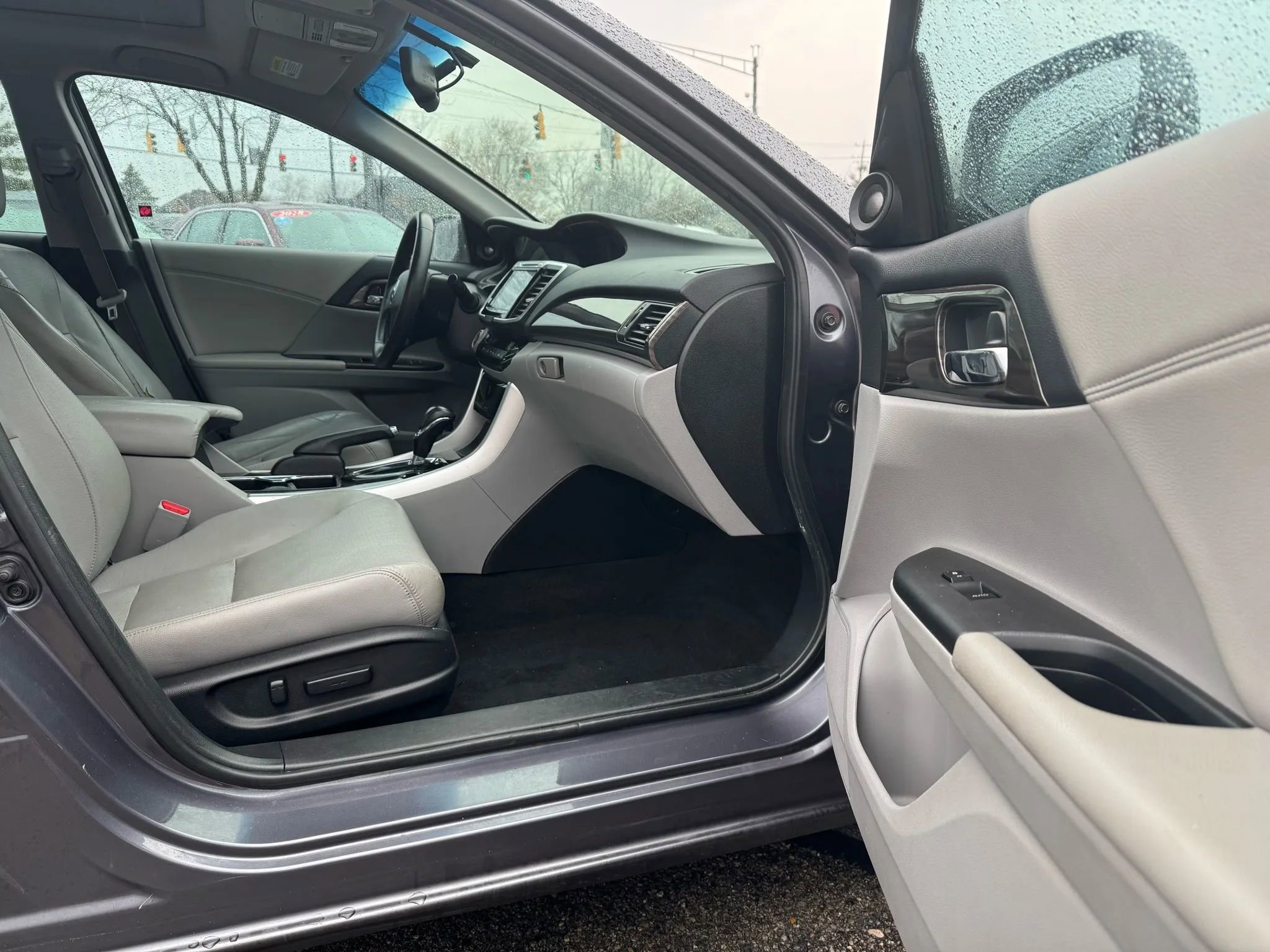 Used 2016 Honda Accord EX-L image 11