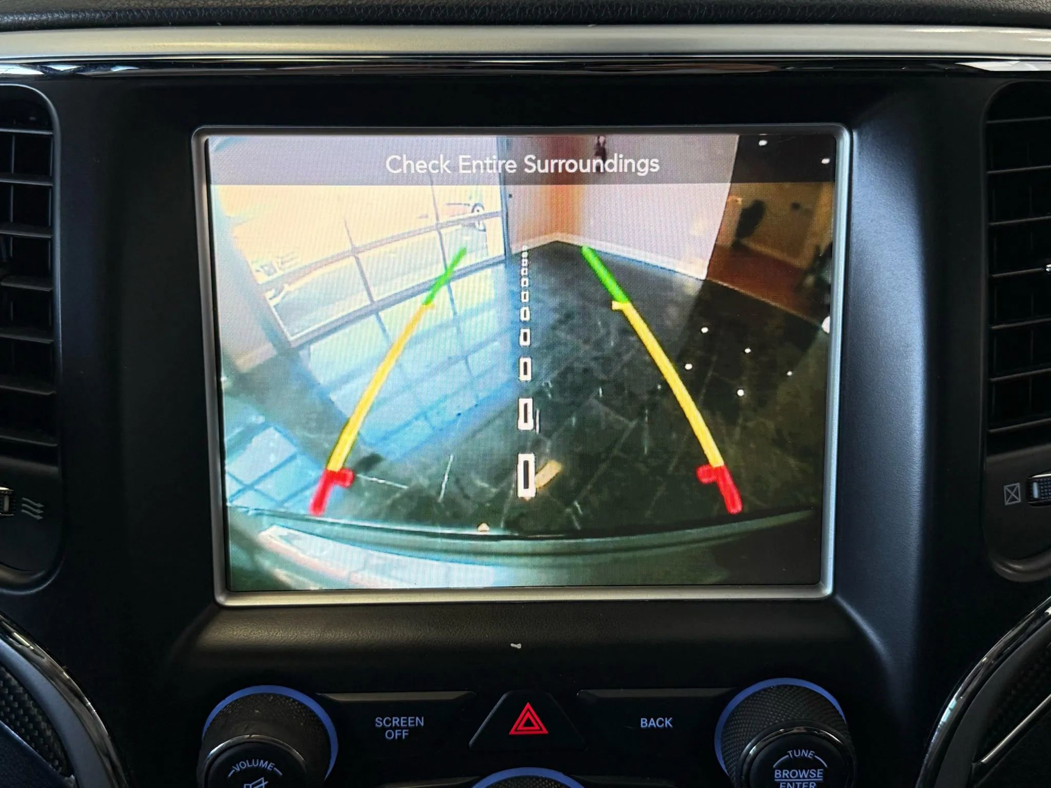 Used 2015 Jeep Grand Cherokee SRT image 16