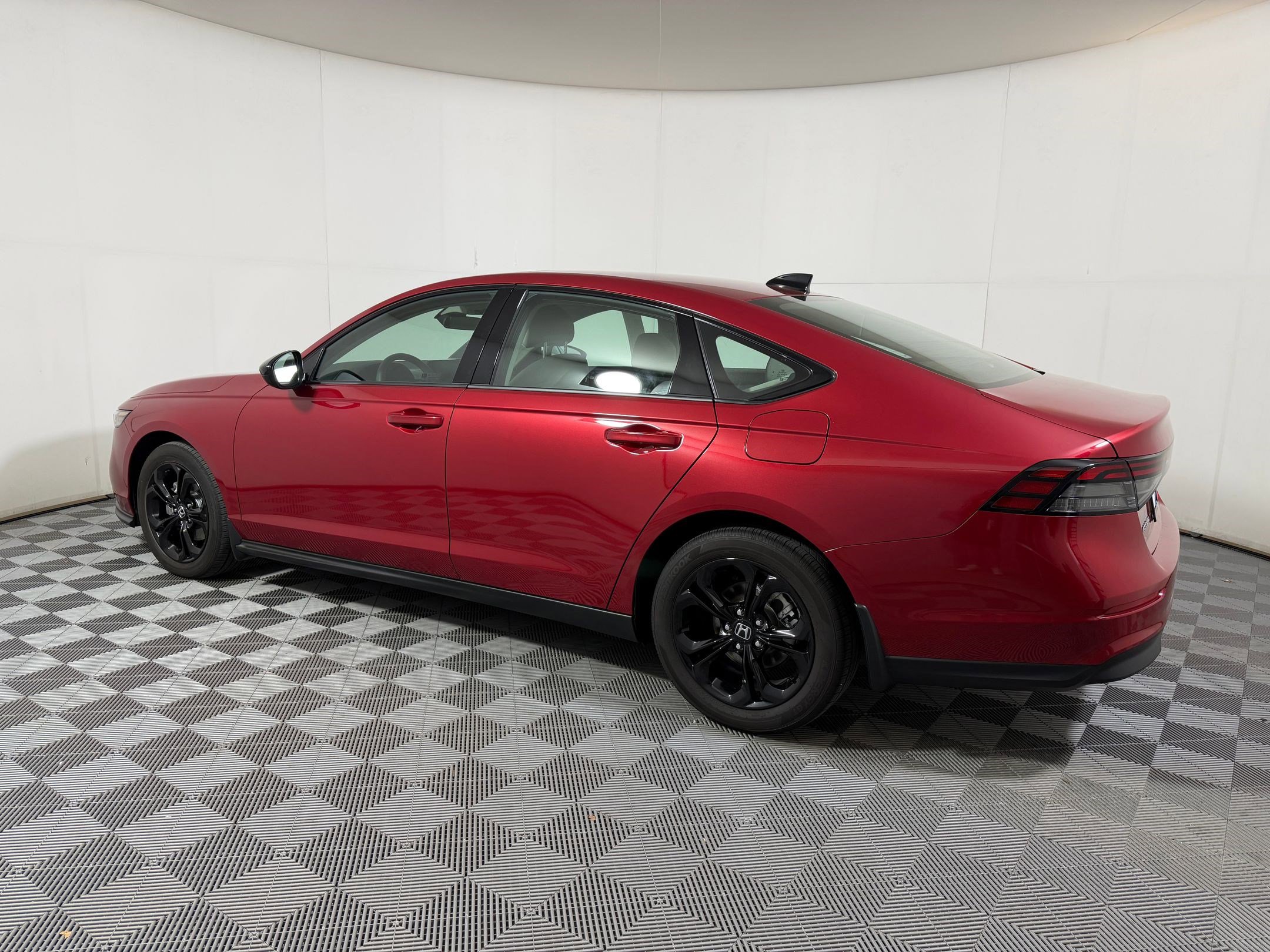 Certified 2025 Honda Accord SE image 2