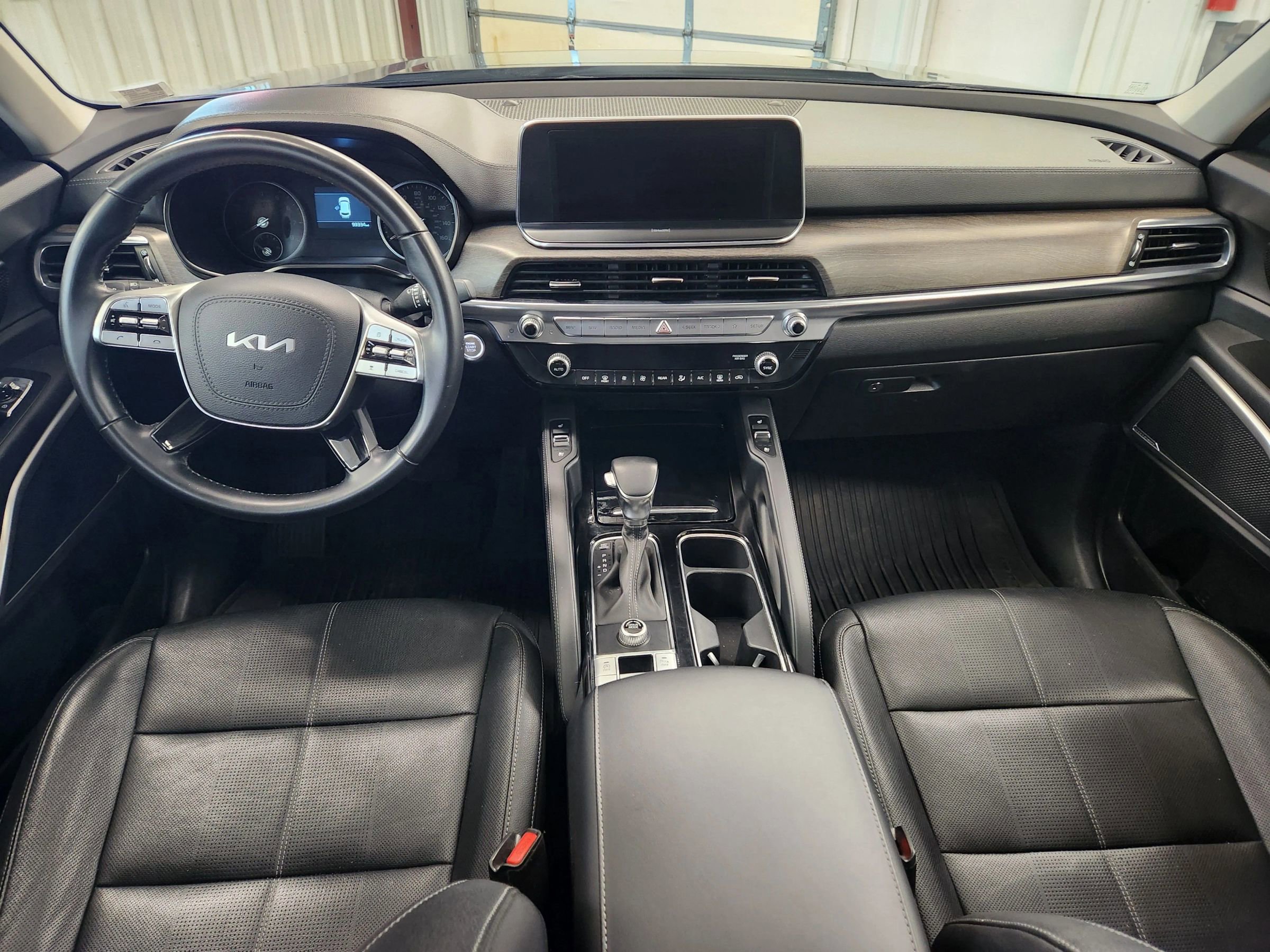 Used 2022 Kia Telluride EX w/ EX Premium Package image 3