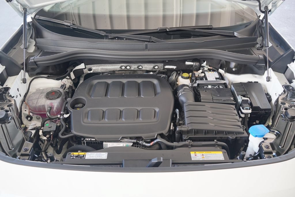 New 2026 Volkswagen Tiguan SE FWD image 14