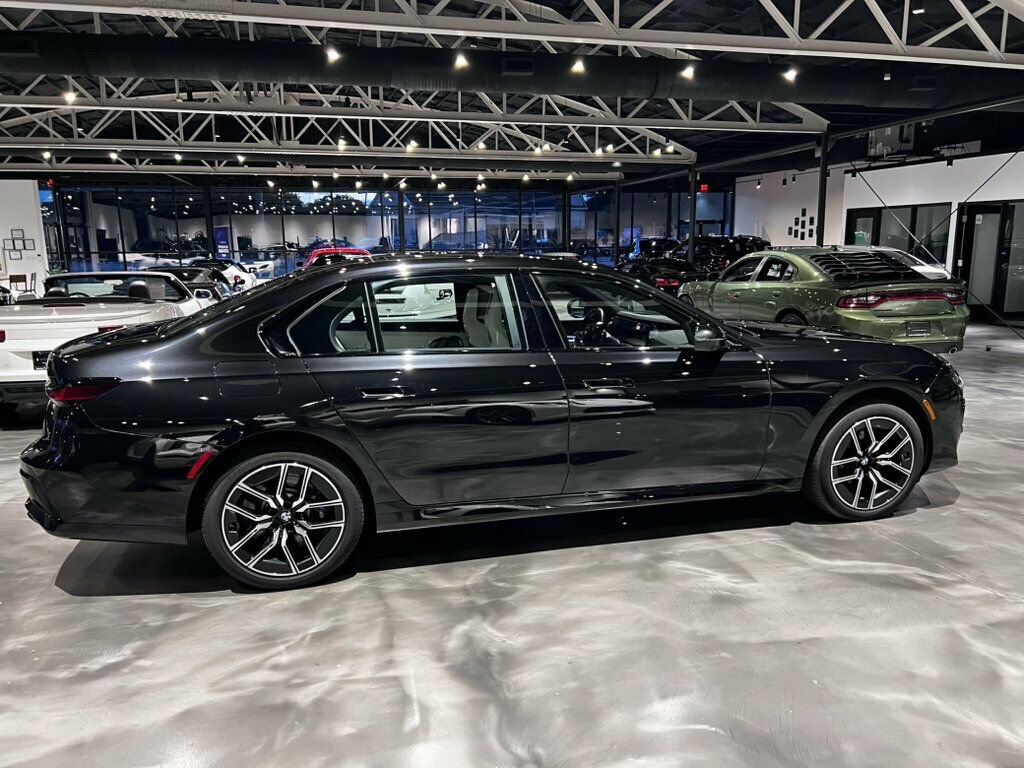 Used 2024 BMW 760i xDrive AWD/4WD image 6