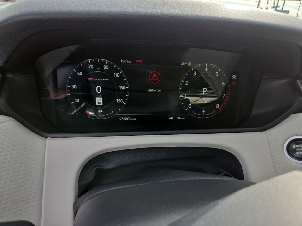 Used 2019 Land Rover Range Rover Velar R-Dynamic SE image 27