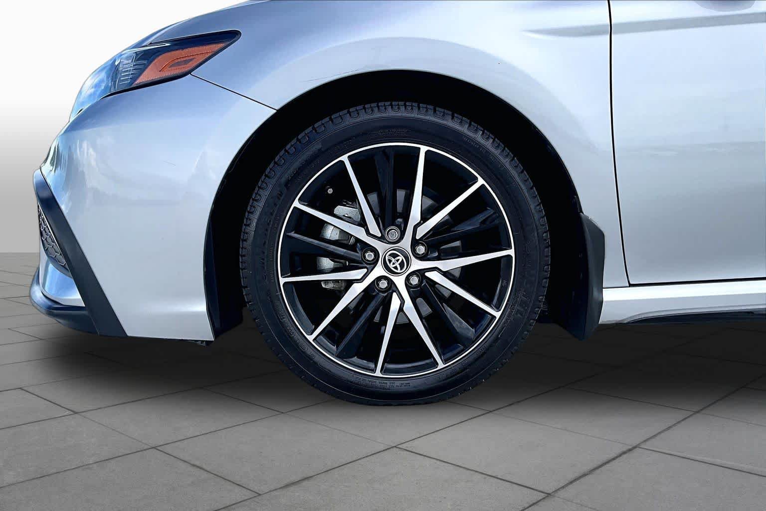 Used 2024 Toyota Camry SE FWD image 11