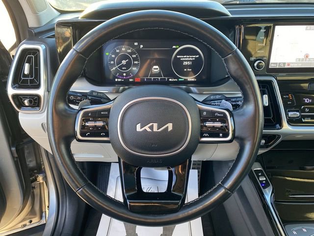 Used 2023 Kia Sorento SX Prestige w/ Panoramic Sunroof Package image 16