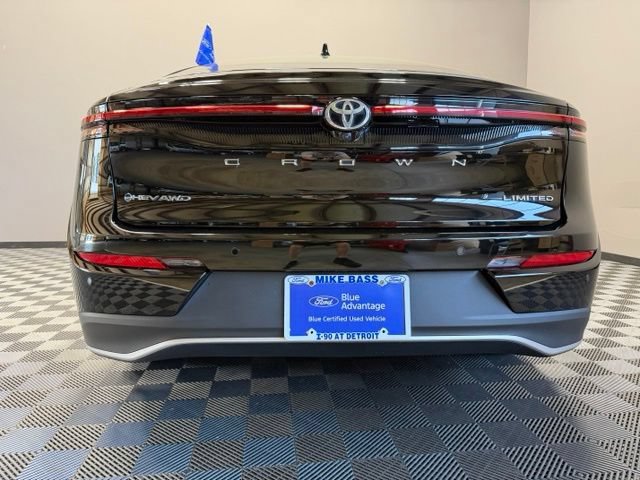 Used 2024 Toyota Crown AWD/4WD image 10