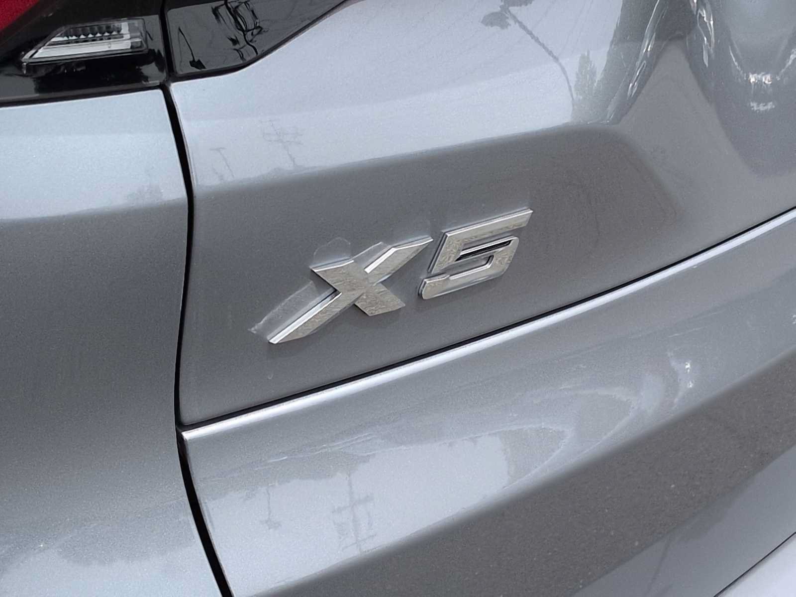 Used 2024 BMW X5 xDrive40i w/ M Sport Package AWD/4WD image 13