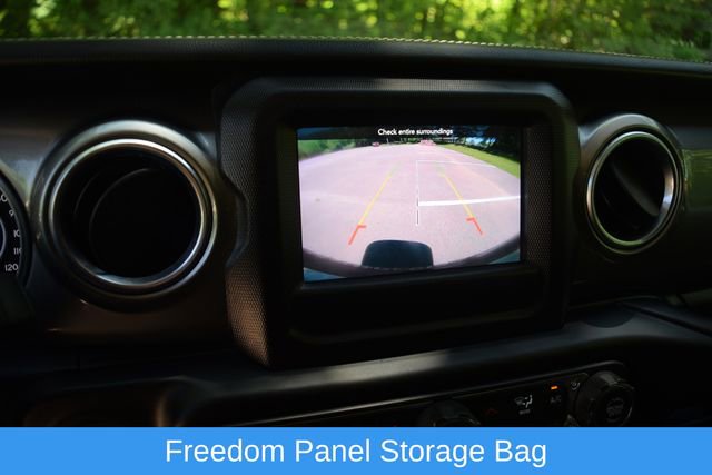 Used 2018 Jeep Wrangler Unlimited Sahara AWD/4WD image 9