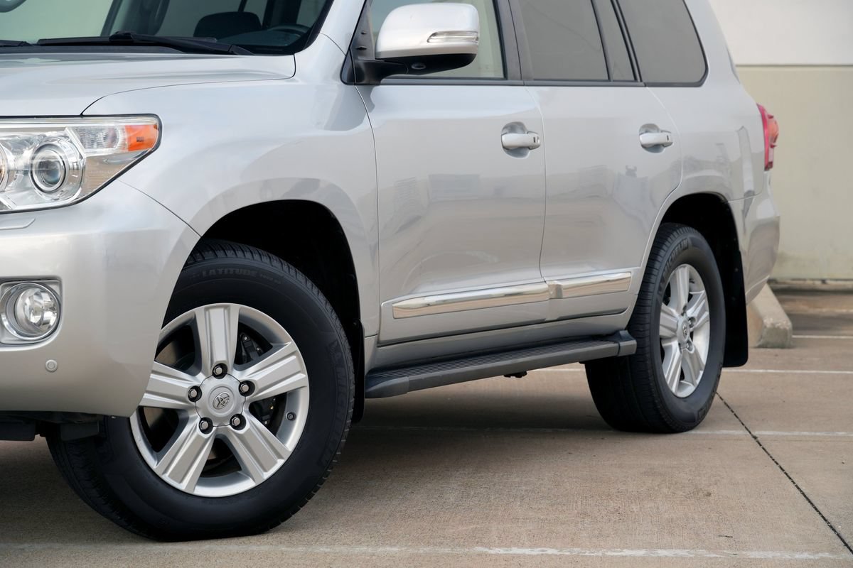 Used 2015 Toyota Land Cruiser AWD/4WD image 23