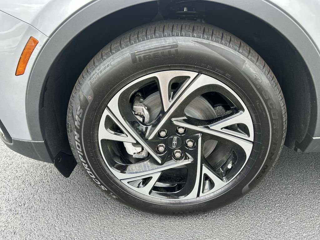 New 2026 Lincoln Nautilus Premier w/ Jet Appearance Package AWD/4WD image 16