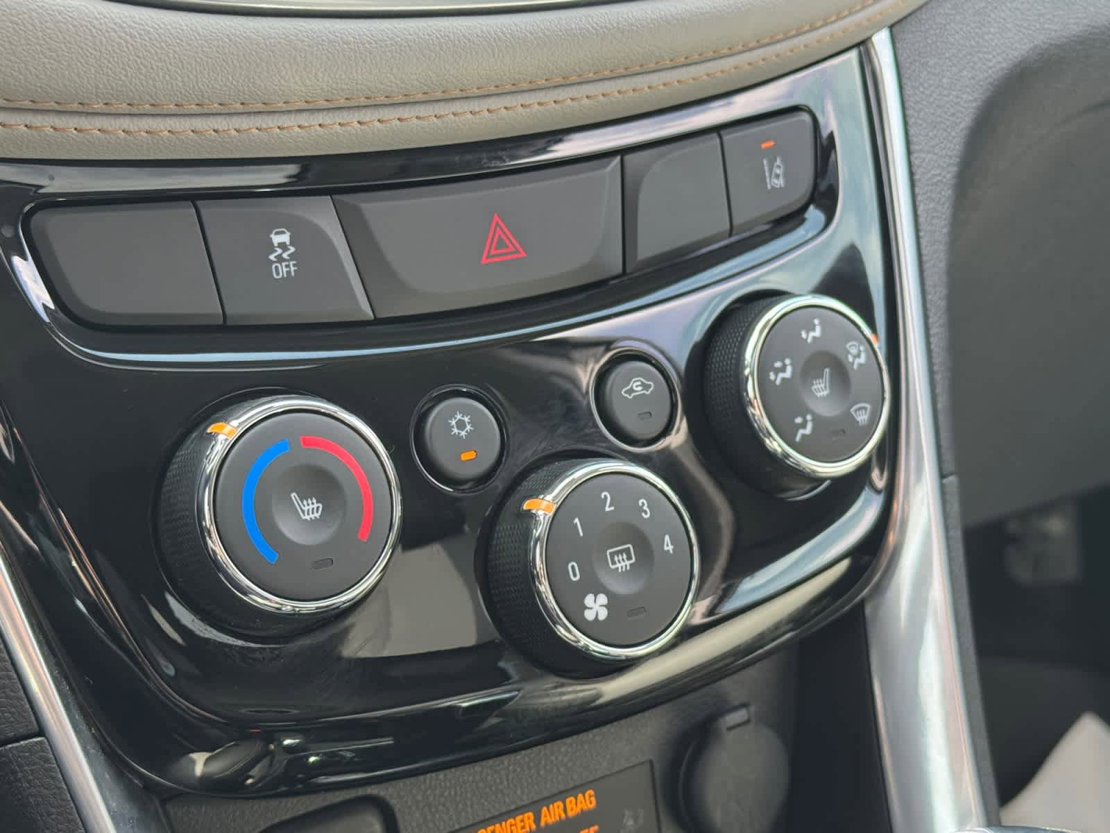 Used 2020 Chevrolet Trax Premier AWD/4WD image 5