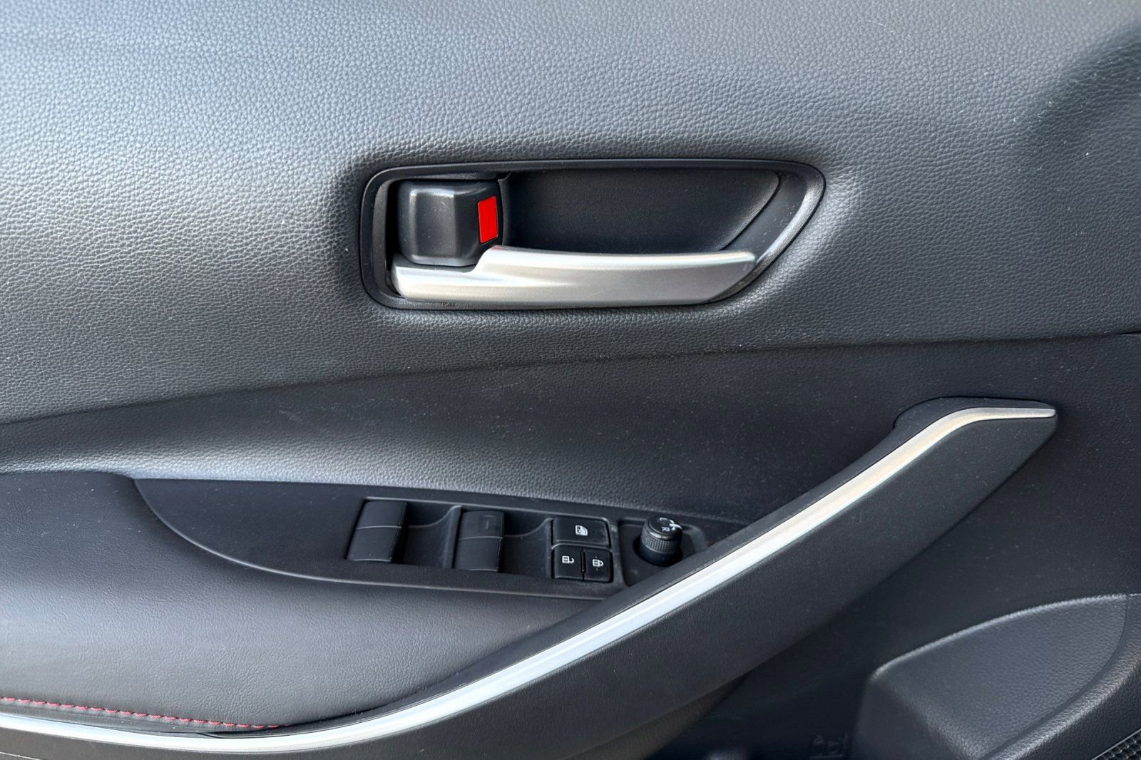 Certified 2025 Toyota Corolla SE image 13