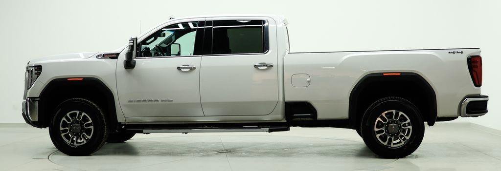 Used 2024 GMC Sierra 3500 SLT image 4
