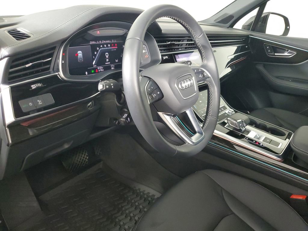 Used 2025 Audi Q7 3.0T Premium Plus w/ Premium Plus Package AWD/4WD image 24