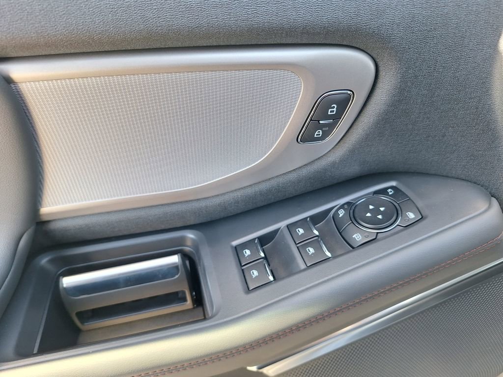 New 2025 Ford Expedition Active image 3