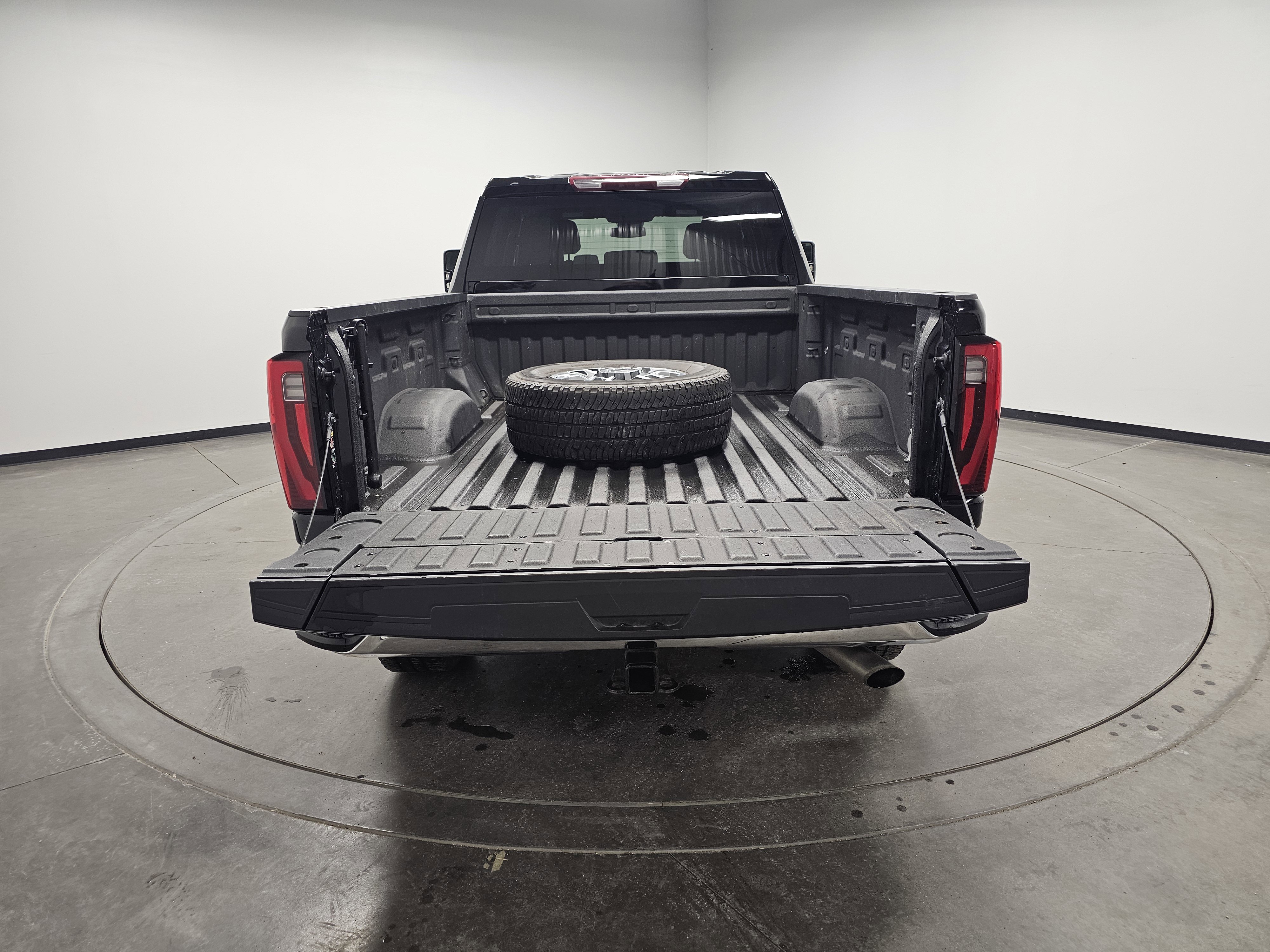 Used 2024 GMC Sierra 2500 SLT image 12