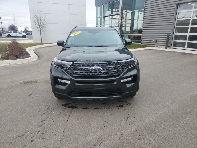Used 2022 Ford Explorer XLT w/ Equipment Group 202A image 2