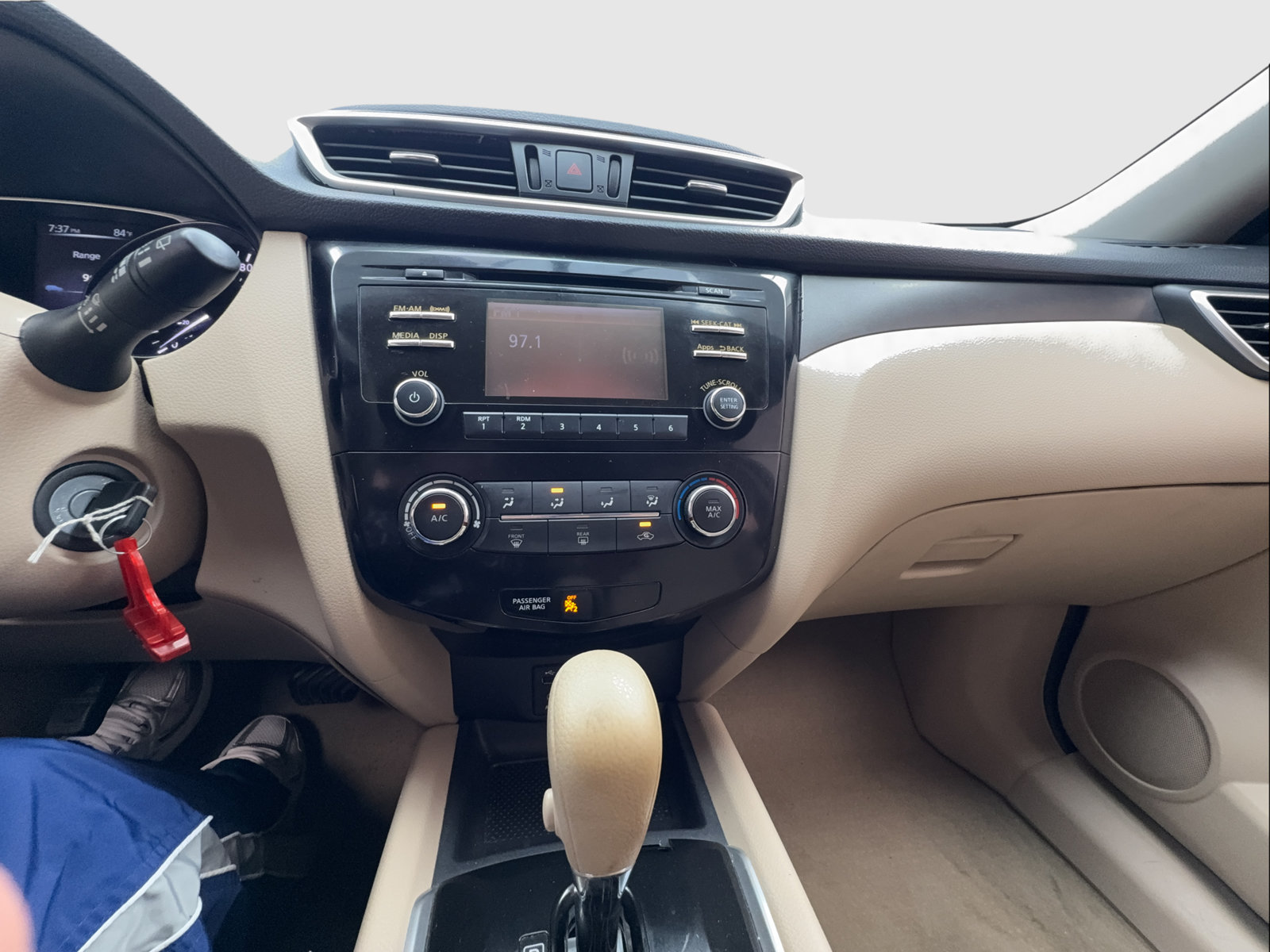 Used 2015 Nissan Rogue S FWD image 24