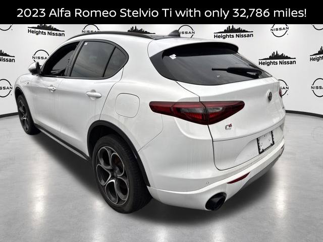 Used 2023 Alfa Romeo Stelvio Ti AWD/4WD image 4
