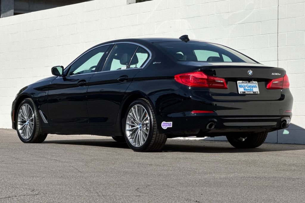 Used 2019 BMW 530e w/ Convenience Package image 3