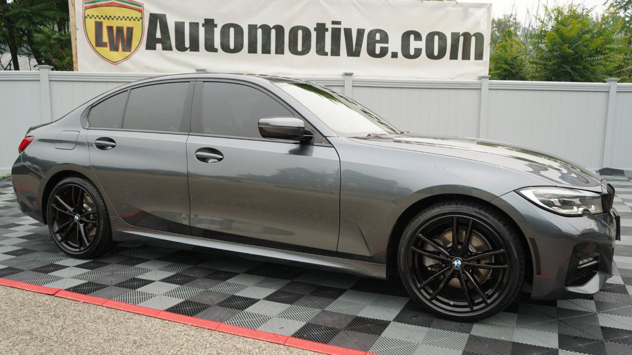 Used 2020 BMW 330i xDrive Sedan w/ M Sport Package AWD/4WD image 4