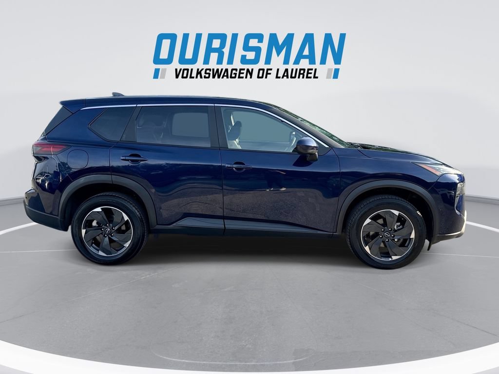 Used 2025 Nissan Rogue SV AWD/4WD image 9
