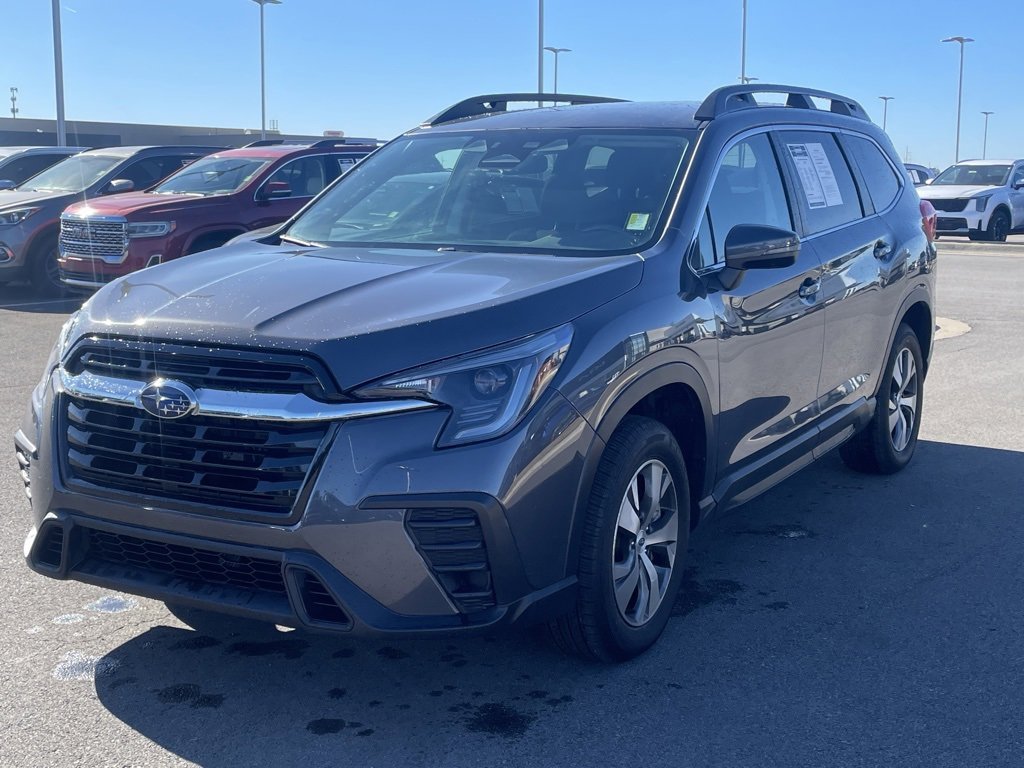 Used 2023 Subaru Ascent Premium image 3