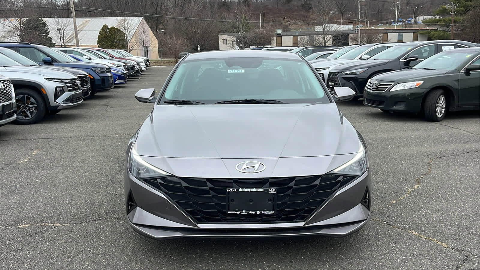 Used 2023 Hyundai Elantra SEL image 2