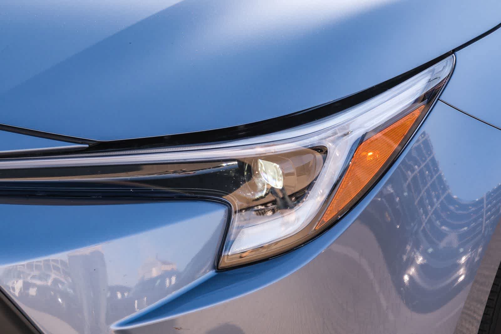 Used 2025 Toyota Corolla LE FWD image 12