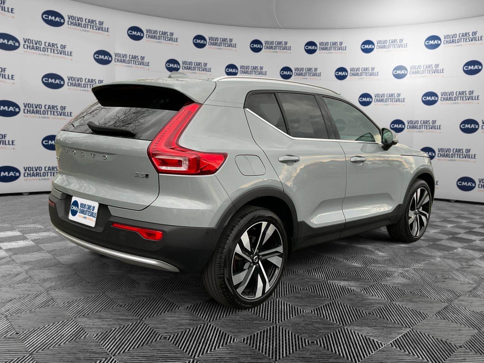 Certified 2025 Volvo XC40 B5 Plus image 5