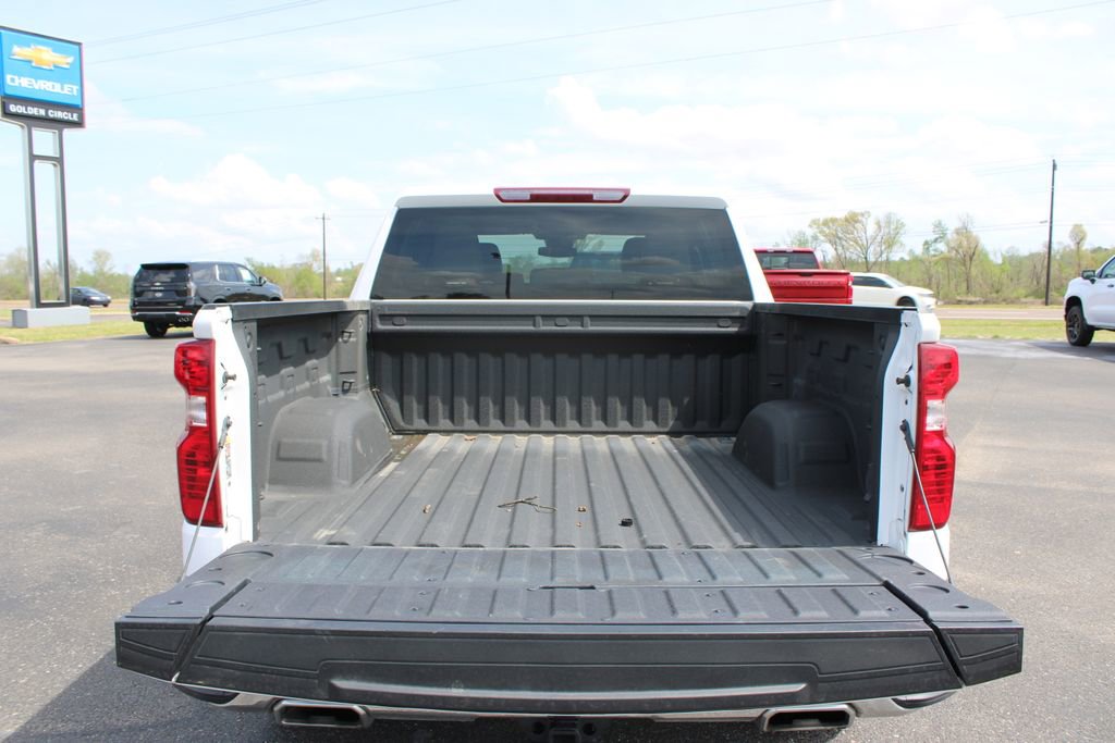 Used 2023 Chevrolet Silverado 1500 LT w/ Z71 Off-Road Package AWD/4WD image 14