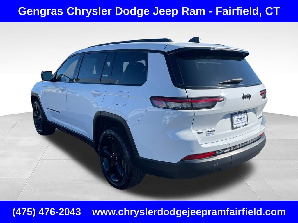 Certified 2023 Jeep Grand Cherokee L Limited w/ Black Appearance Package AWD/4WD image 3