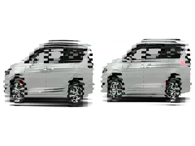 Used 2017 Chrysler Pacifica Limited image 2